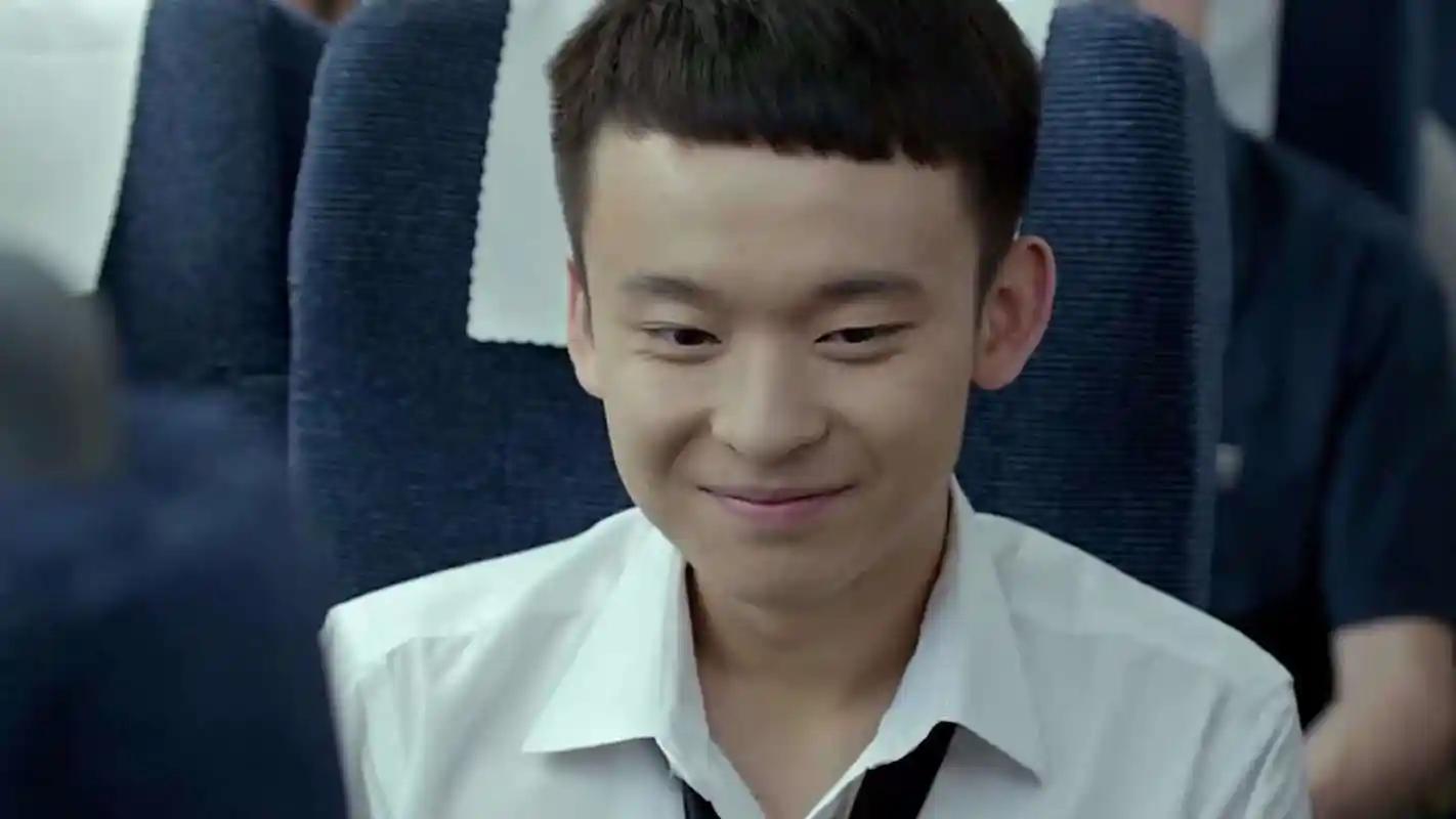 《青春派》:初恋上大学即将离开,董子健依依不舍十八相送