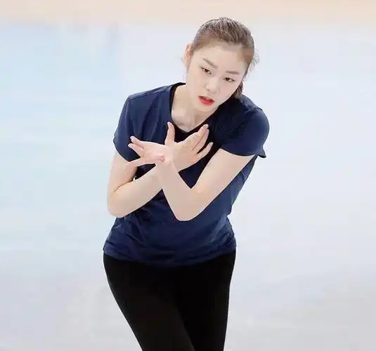 花滑女王金妍儿生涯从未下过领奖台落幕战夺银却让冠军被喷