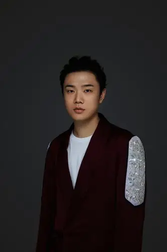 90后服装设计师张彦彼岸之乐华服大秀在沈阳落幕