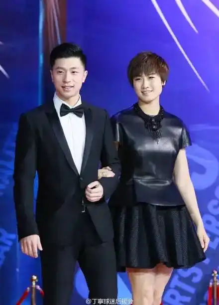 丁宁还特别贴心地和粉丝自拍▼最后的最后,小鲟私心要放集傅爷与小公