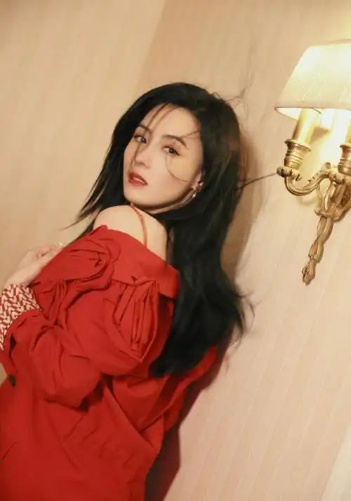 曝光1400张照片,毁了陈冠希和张柏芝的电脑维修员,下场如何?