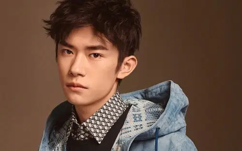 易烊千玺代言海报图片桌面壁纸