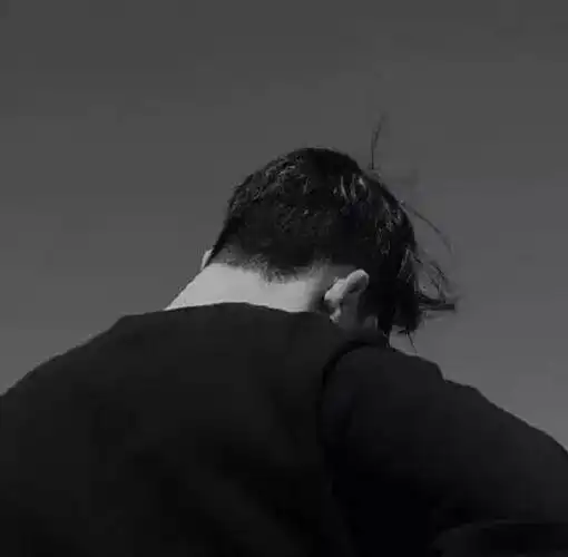 帅气男生头像:今年圣诞节不出意外的话一个人过,出意外的话