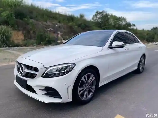 出2021款奔驰c200l时尚运动版