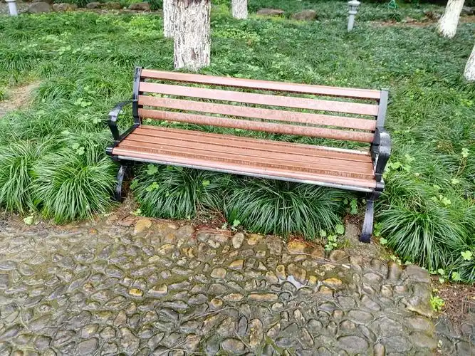 校园景观座椅——园工1730韩思杨