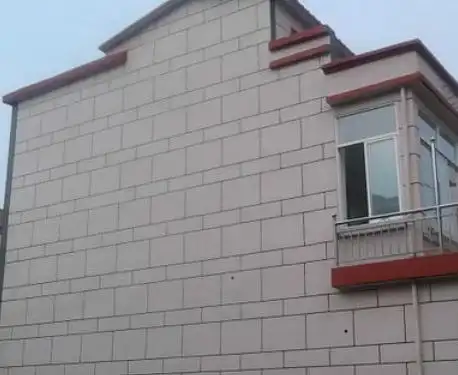 农村自建房外墙喷真石漆,如果盲目去跟风,将来很可能会后悔