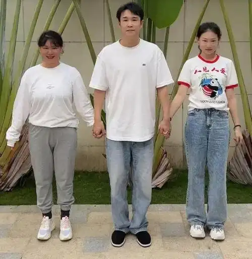 小沈阳女儿的近照曝光17岁的她大变样举手投足间尽显自信