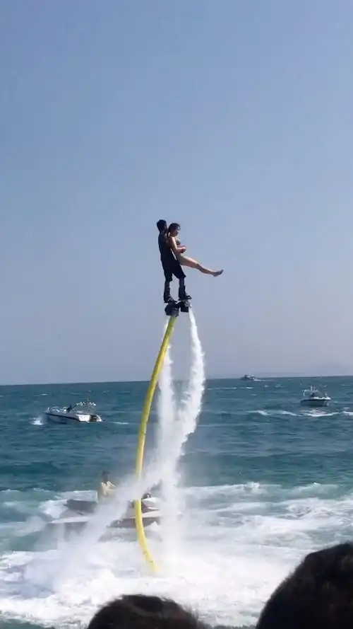 越南芽庄珍珠岛不玩后悔的项目:水上飞龙!