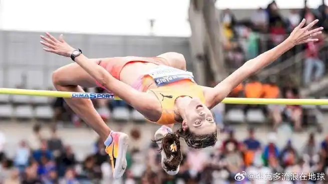 恭喜乌克兰优秀运动员雅罗斯拉娃·马古奇和她的团队创造跳高新世界