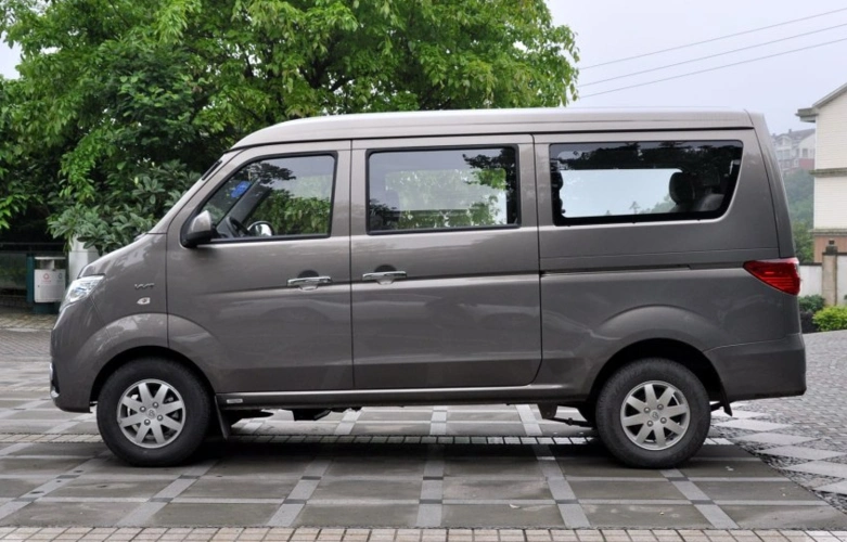 长安汽车-长安之星7,全身设计比例很协调,气场非常足