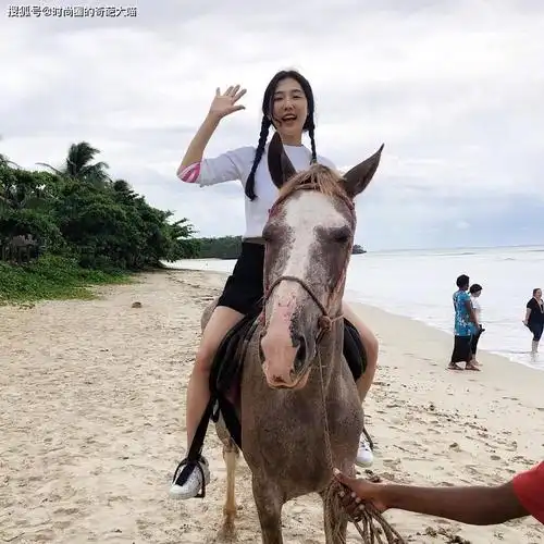 51岁走上颜值巅峰,韩国阿姨美貌走红,看着比18岁女儿还年轻