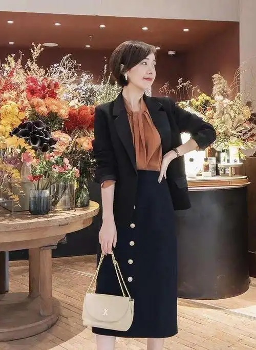 四十七岁女性穿什么衣服更时尚(女人到了四五十岁)(6)