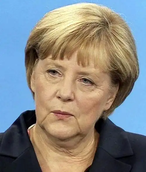 自从默克尔开始了她的政治生涯以后,不仅曾经担任过青年部以及妇女部