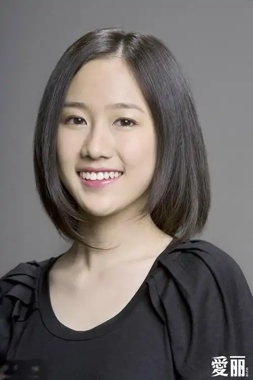 严莉莉头发型图片