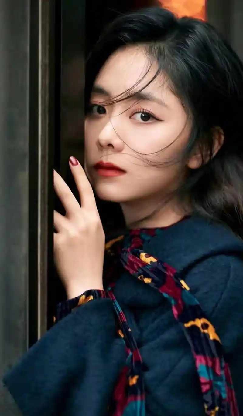 谭松韵,迷人的娃娃脸,甜美可爱