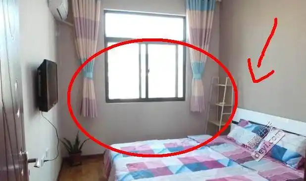 床不能顶着窗户或者正对着门摆放