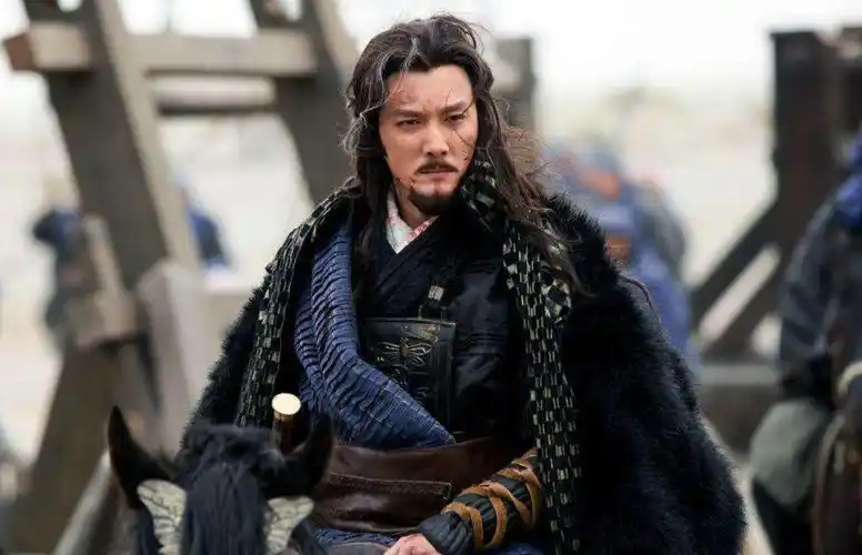 在山东发现一陶片上面刻有三个字解开了项羽灭50万秦军之谜