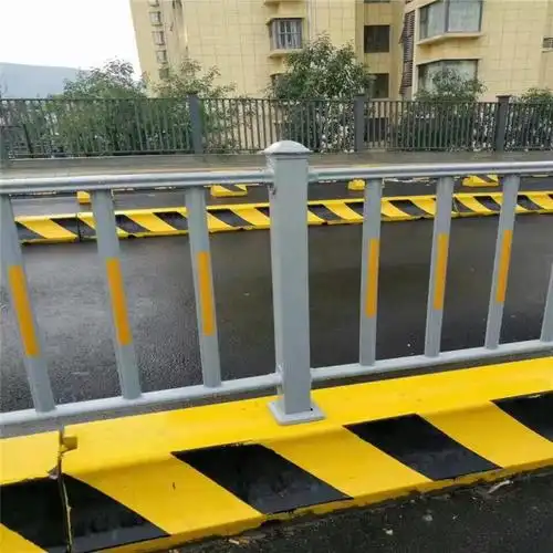 道路护栏马路中央隔离防撞栏杆公路人行道隔离栅栏定制