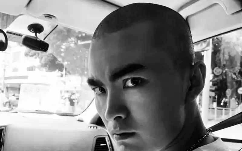 篮子哥减去三千烦恼丝 从此不问尘事