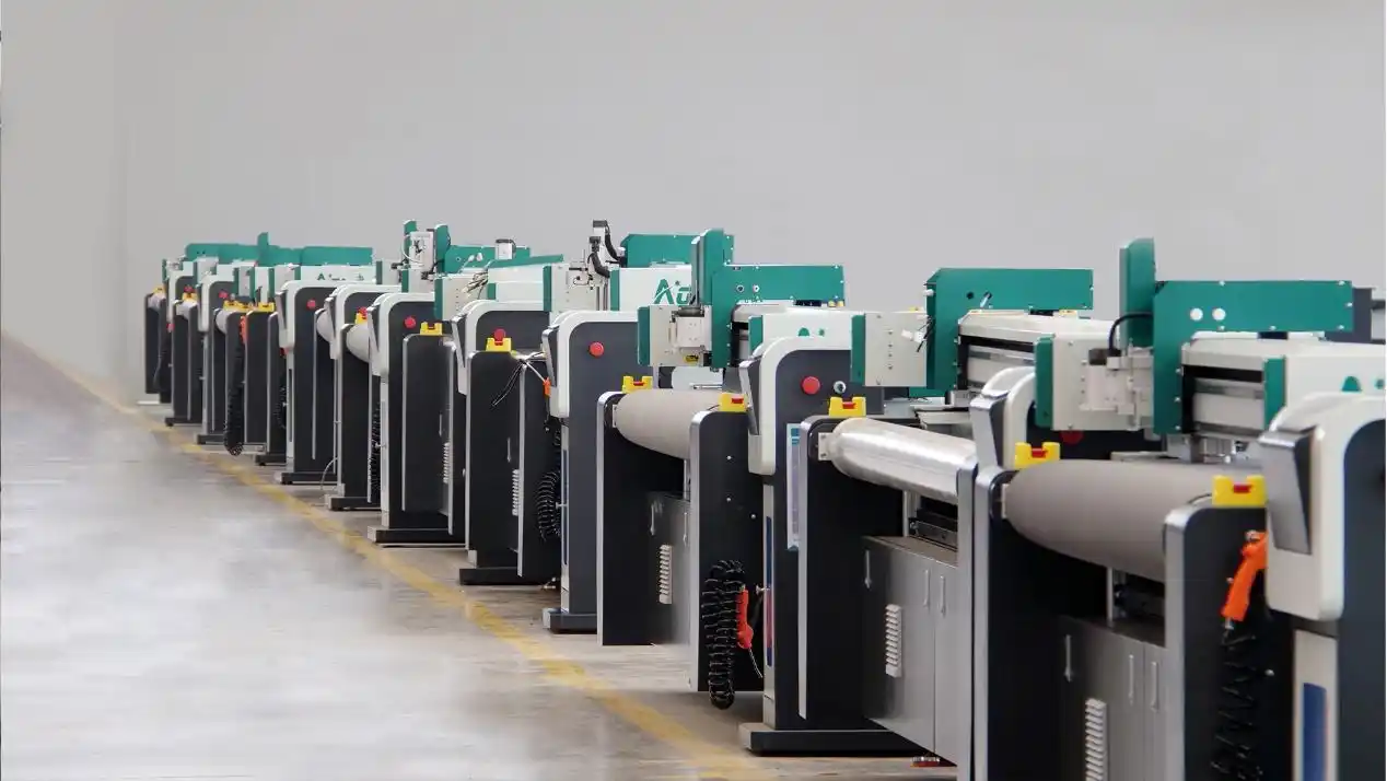 准备开个包装印刷厂,大到家电外包装盒小到烟盒,应该买什么设备