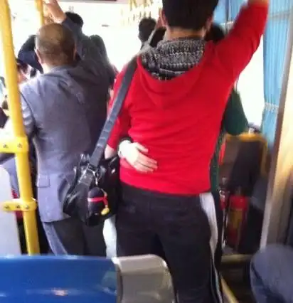 南庄四中艳照门:着校服野战