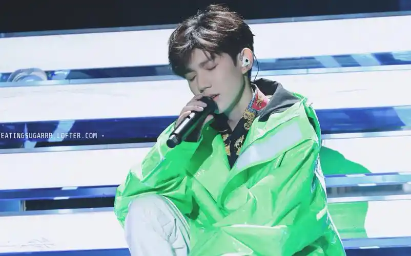 王源/11.17bornfree十八岁生日演唱会/《天真有邪》