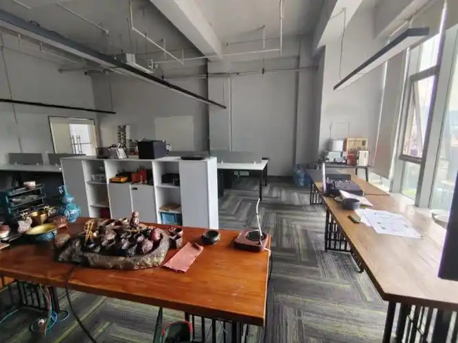 5米开放式办公,租金只要13000元,随时看房#上海创意园  #上海创意办公