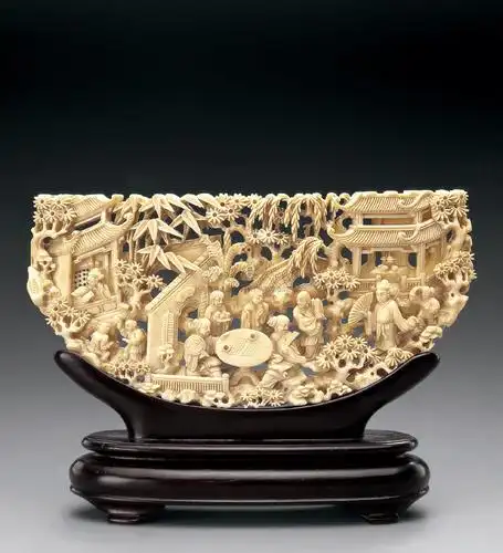 2254 清晚期 象牙雕人物饰板