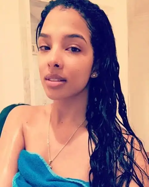 惊呆女球迷是谁?比尔女友!