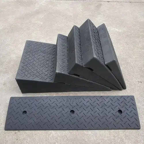 橡塑台阶垫斜坡垫三角室内防滑家用pvc垫板门口牙子摩托车马路