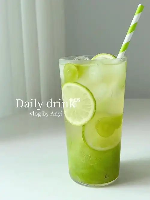 步骤|青提杯中捣碎77冰块77绿茶茶汤77柠檬77