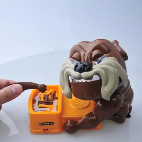 小心恶犬玩具 夹骨头的狗玩具 恶狗咬人偷骨头咬手指整蛊咬手玩具