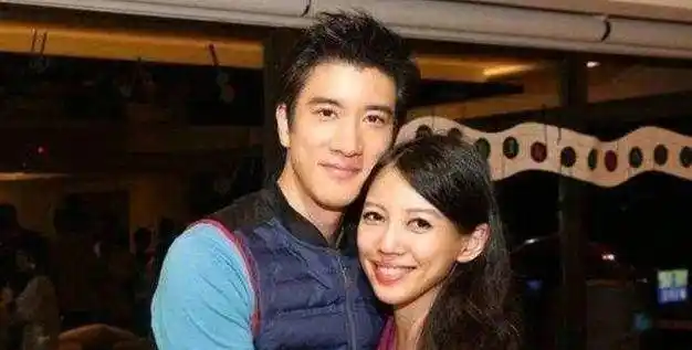 王力宏李云迪再陷风波黑脸作呕?