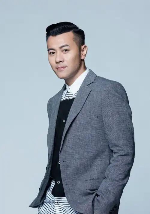 好不容易签约了百代唱片,再次走红,梁汉文准备进军内地,出演电视剧