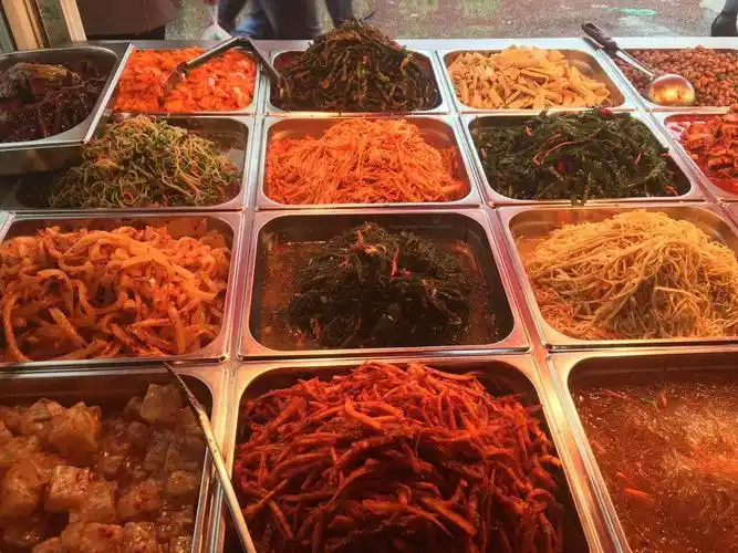 沈阳金氏朝鲜族拌菜是目前市场上所有金氏朝鲜族拌菜总店.