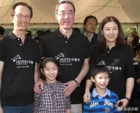 跳水皇后伏明霞14岁女儿近照流出曾嫁大自己26岁老公惹争议