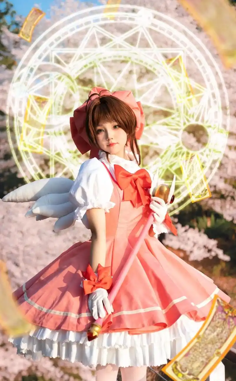 萌王来咯.迟来的樱花 #cos#魔卡少女樱#樱花#图文伙伴计 - 抖音