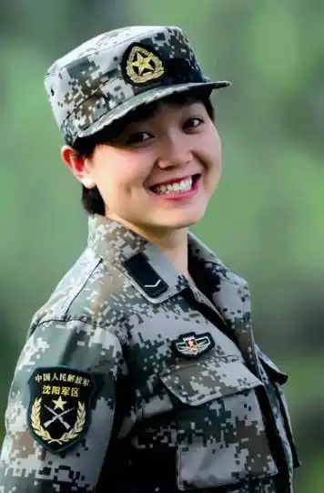 解放军海陆空及武警部队军营魅力女兵大盘点(组图)