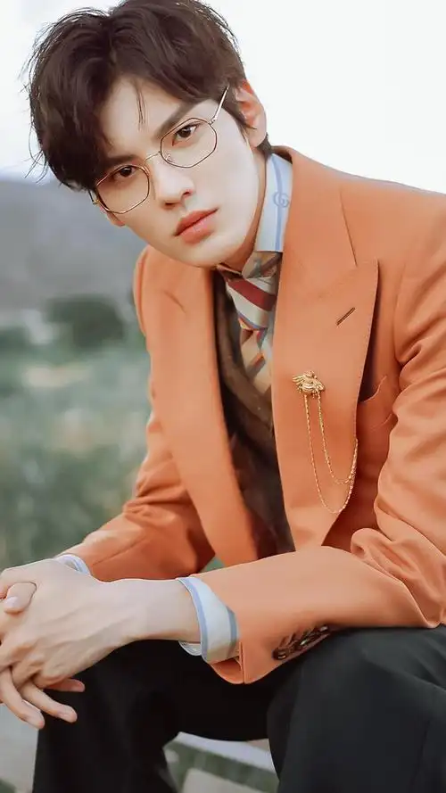 毕雯珺帅气西装迷人写真