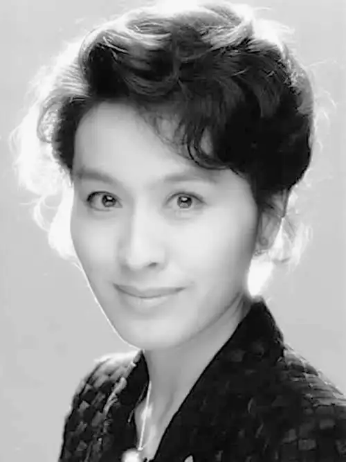 日本女演员栗原小卷.