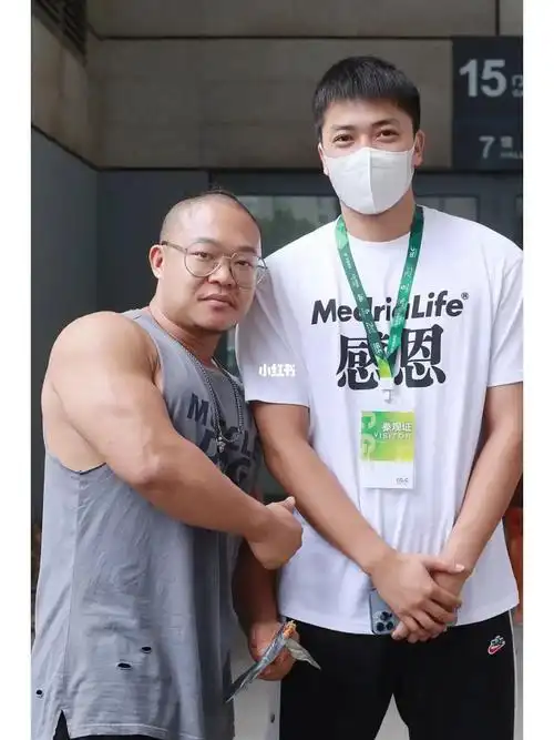 南京国际博览中心健身展学习偶遇阿诺了#健身  #阿诺