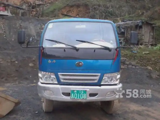 出售二手振兴工程车4100发动机可载6方,平头车