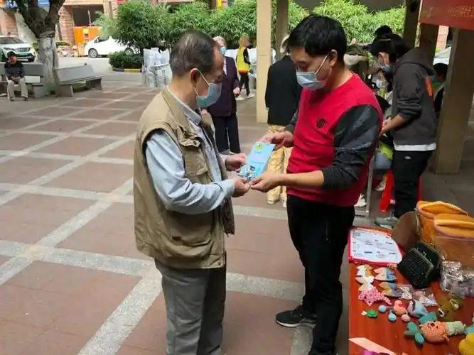 原创为什么街上发传单的人会认真发完却不把传单偷偷丢掉呢