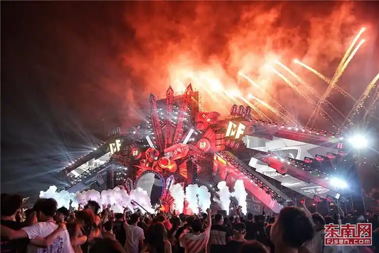 东南最大电音嘉年华在同安举行 8名全球百大dj助阵