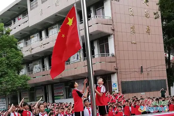 新余市长青小学举行我与祖国共成长主题升旗仪式图