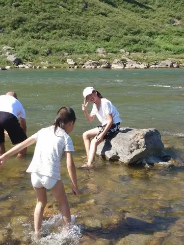 带孩子游山玩水