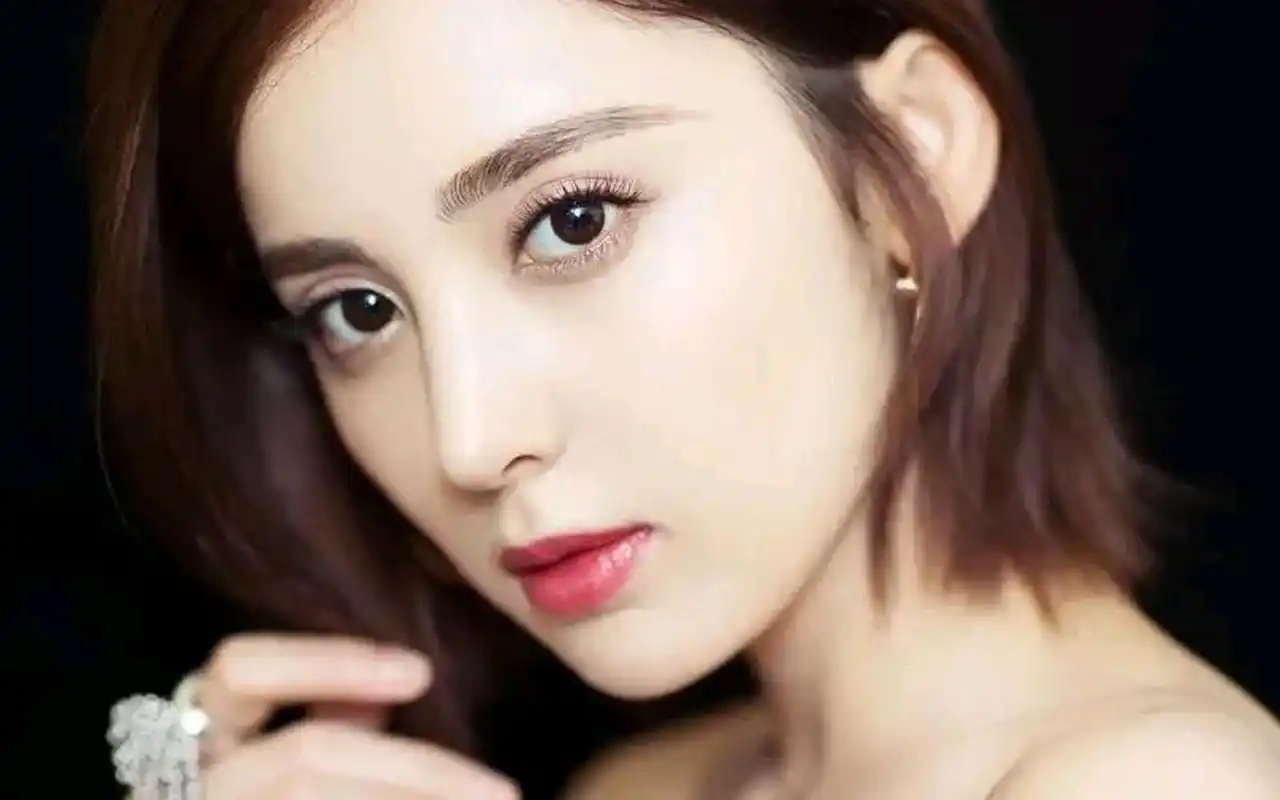 中国内地十大最美90后女明星 李沁第三 1,关晓彤 2,迪丽热巴 3,李沁 4