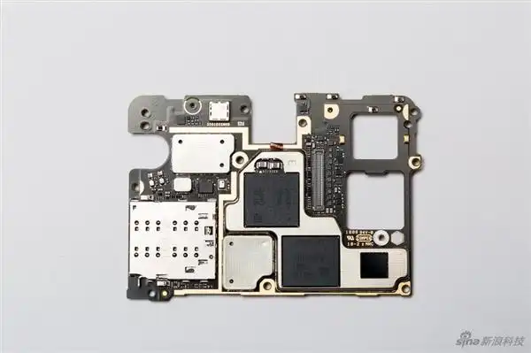 小米mix 2s拆解图赏:内部做工精细 双摄成最大看点