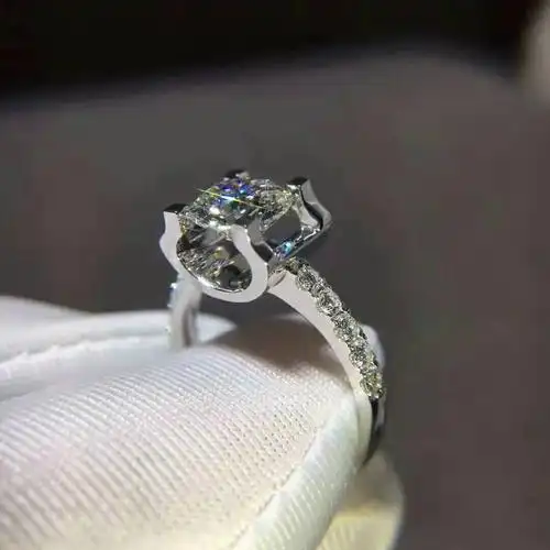 卡地亚gia一克拉主钻经典女款牛头戒