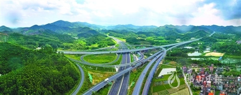 俯瞰广明高速高村立交./佛山日报记者吕润致摄